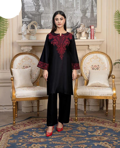 Medium & Large Black Embroidered 3 Piece – Stitched Ladies Eid 2K26 Suit