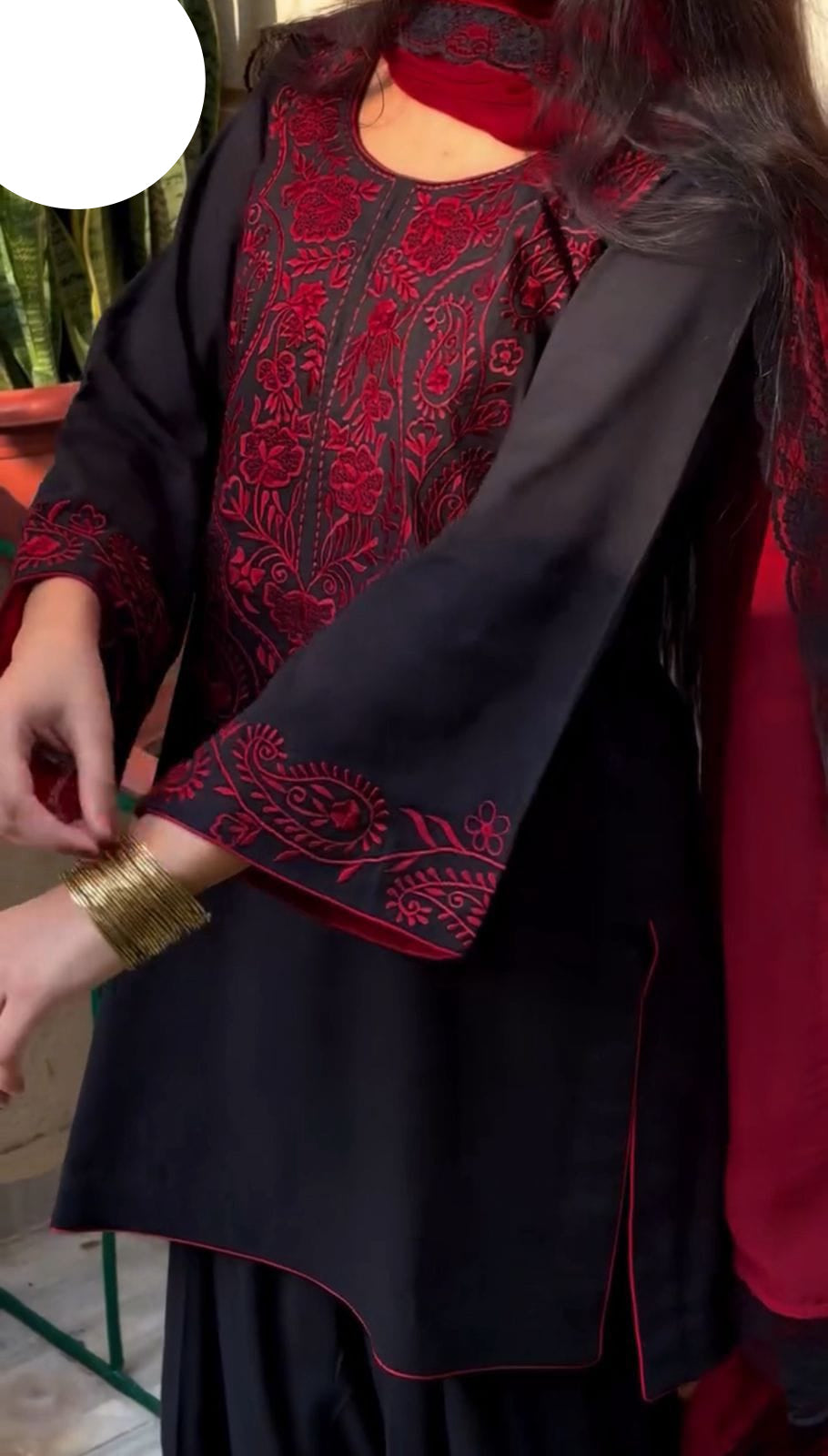 Medium & Large Black Embroidered 3 Piece – Stitched Ladies Eid 2K26 Suit