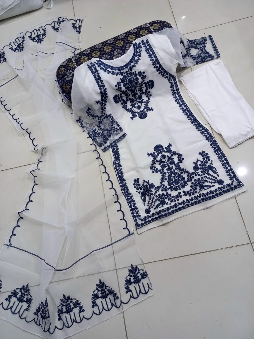 Medium Front Heavy Embroidery Shirt with Frill Style Embroidered Dupatta 3 Piece – Stitched Ladies Dress