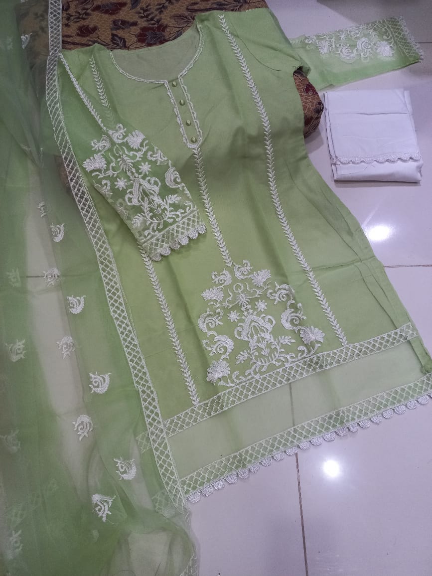 Medium Embroidered Organza 3 Piece – Lace Shirt with Cotton Trouser & Dupatta