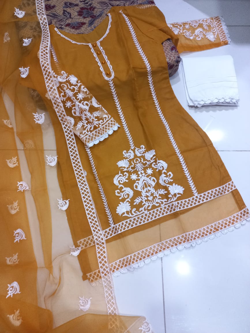 Medium Embroidered Organza 3 Piece – Lace Shirt with Cotton Trouser & Dupatta