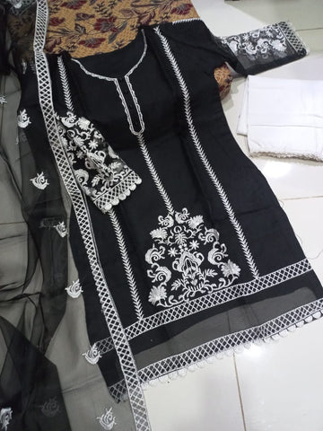 Medium Embroidered Organza 3 Piece – Lace Shirt with Cotton Trouser & Dupatta
