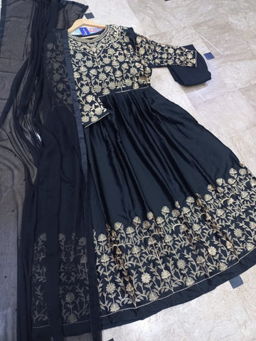 Medium Heavy Embroidered Maxi 3 Piece – Shamose with Pearls Chiffon Dupatta