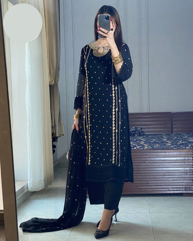 Medium Organza Front Neck Embroidered 3 Piece – Long Shirt with Allover Dupatta