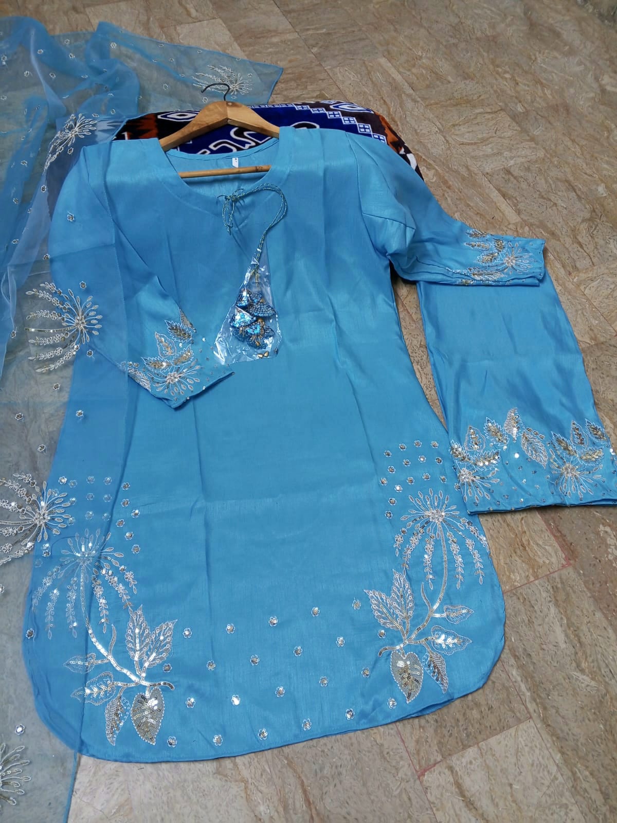 Elegant Raw Silk Embroidered Flapper Small Size for Women