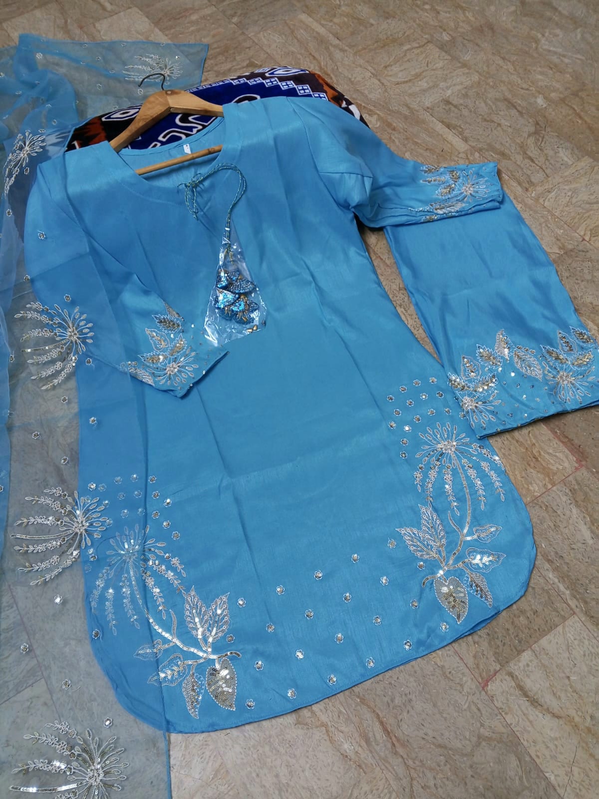 Elegant Raw Silk Embroidered Flapper Small Size for Women