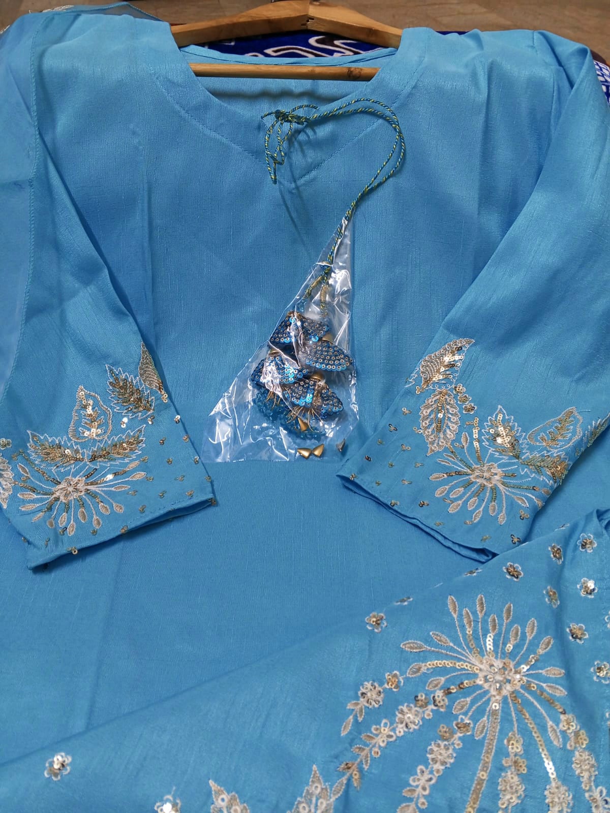 Elegant Raw Silk Embroidered Flapper Small Size for Women