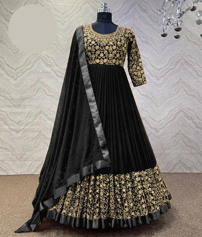 Medium Heavy Embroidered Maxi 3 Piece – Shamose with Pearls Chiffon Dupatta